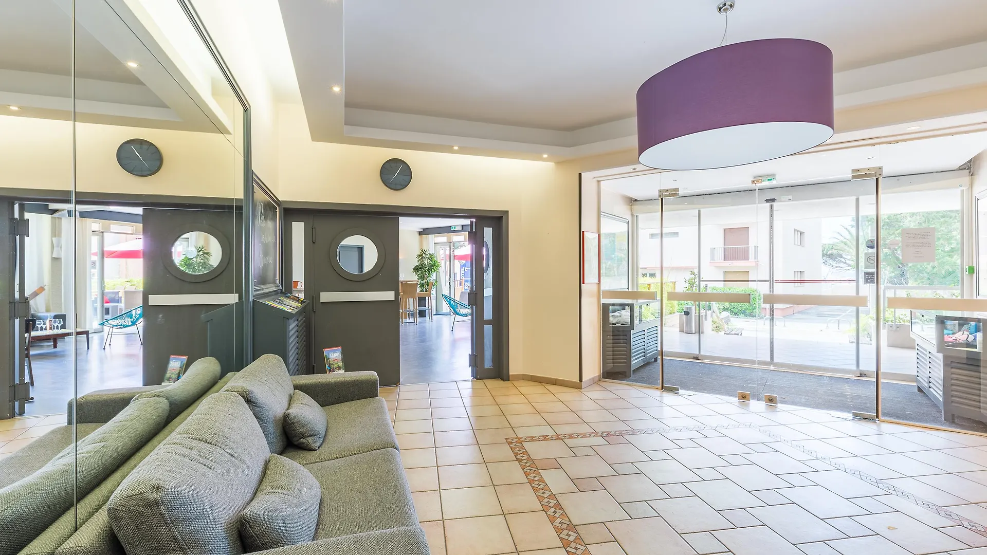 Hotel Brise de Mer - Piscine intérieure&extérieure Saint-Raphaël