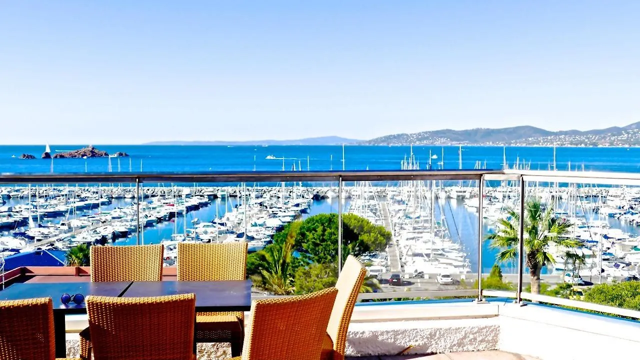 Hotel Brise De Mer - Piscine Interieure & Exterieure Saint-Raphaël 4*,