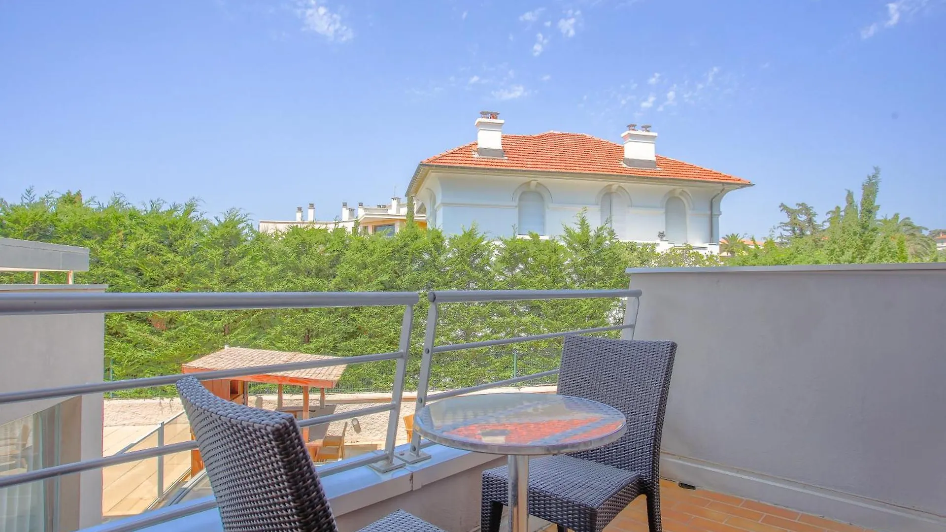 Hotel Brise De Mer - Piscine Interieure & Exterieure Saint-Raphaël