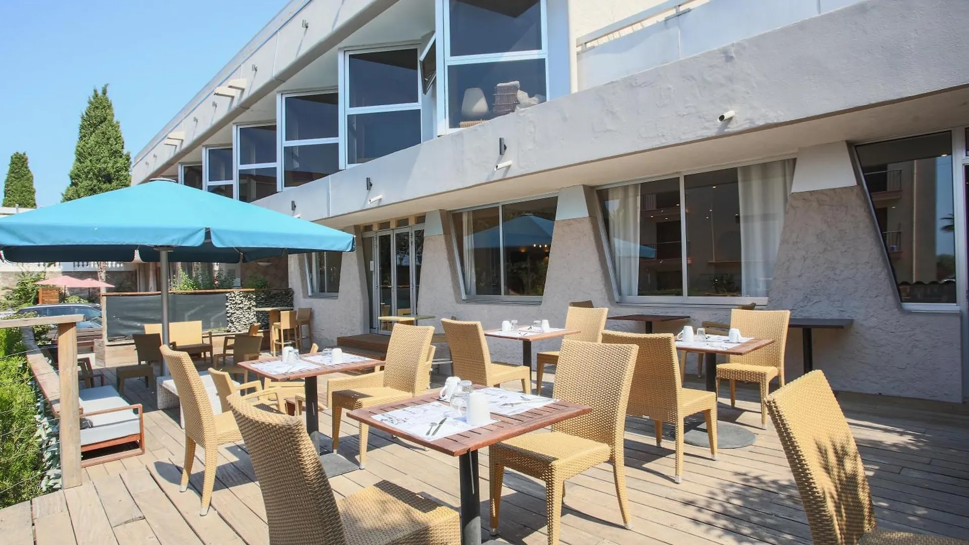 Hotel Brise De Mer - Piscine Interieure & Exterieure Saint-Raphaël 4*,