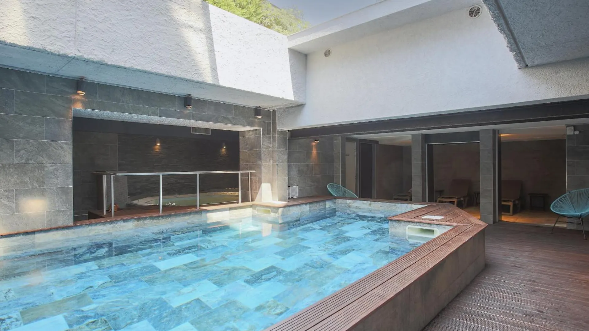 Hotel Brise De Mer - Piscine Interieure & Exterieure Saint-Raphaël