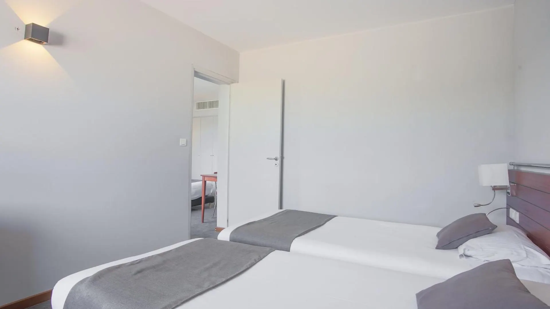 Hotel Brise De Mer - Piscine Interieure & Exterieure Saint-Raphaël